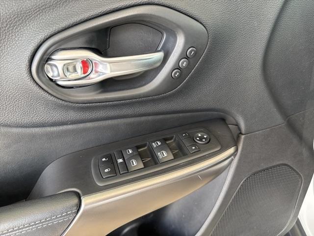 used 2020 Jeep Cherokee car, priced at $18,753
