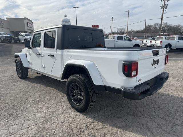 new 2024 Jeep Gladiator car, priced at $39,555