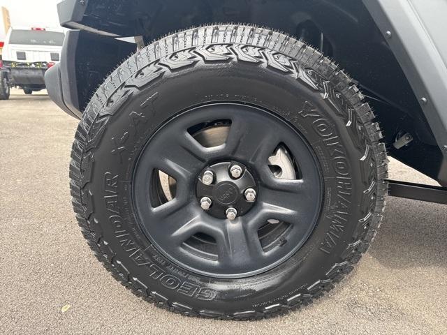 new 2025 Jeep Wrangler car, priced at $42,950