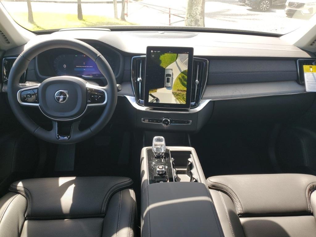 new 2025 Volvo XC90 car