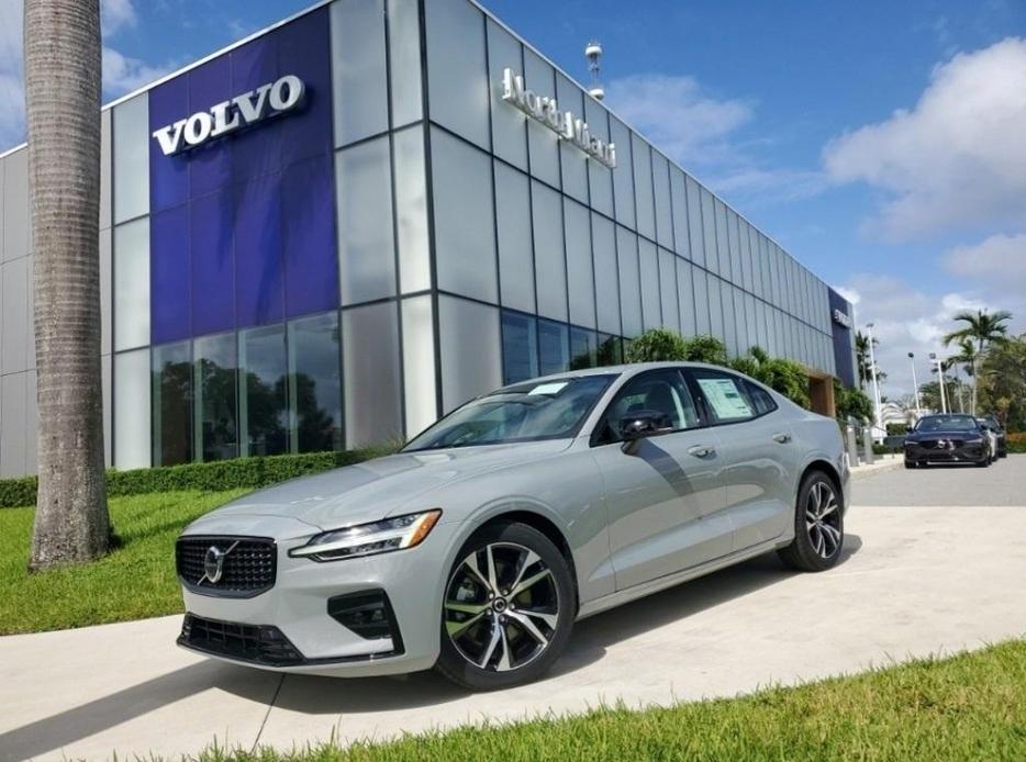 new 2025 Volvo S60 car