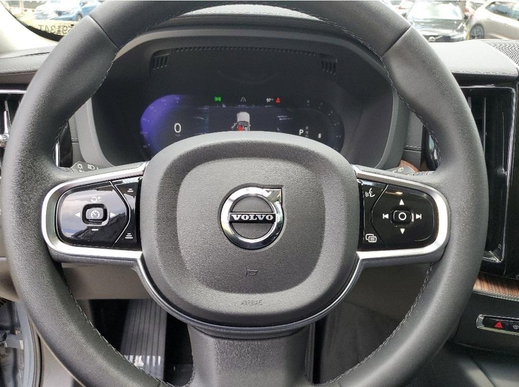 used 2023 Volvo XC60 car, priced at $41,500