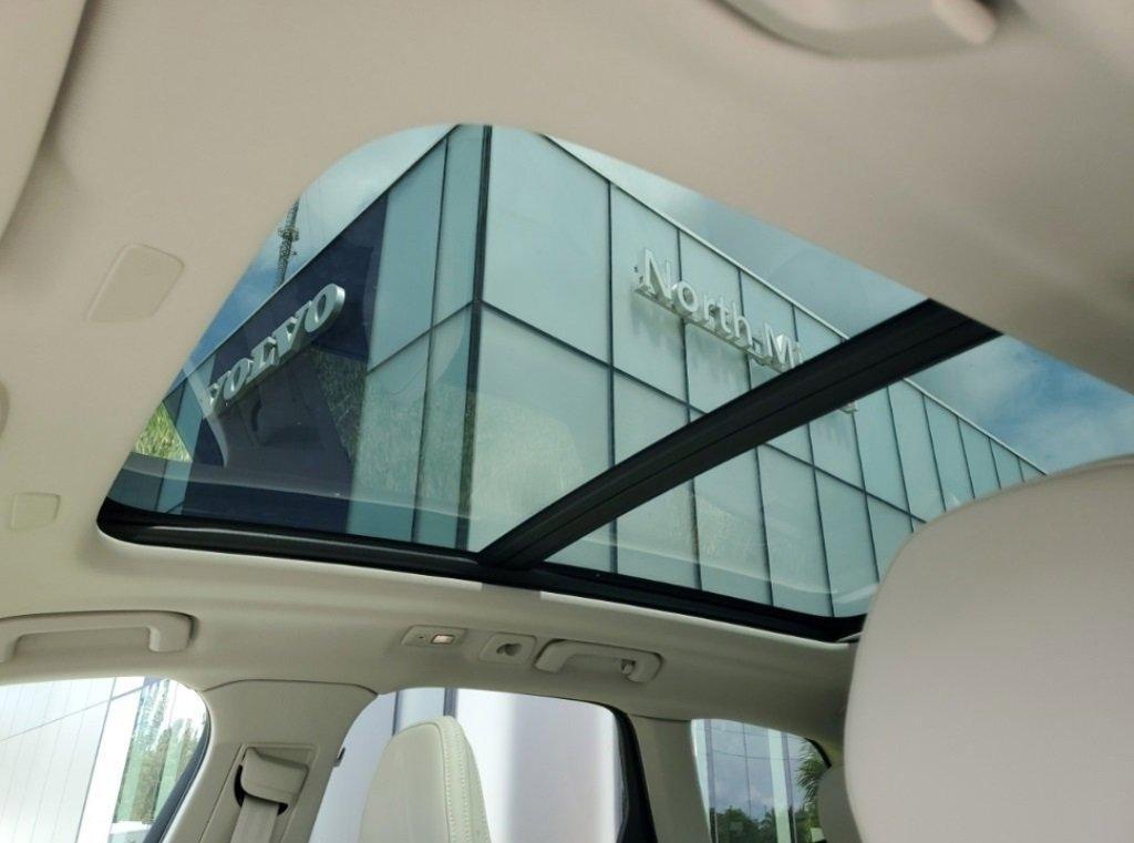 new 2025 Volvo XC60 car, priced at $59,660
