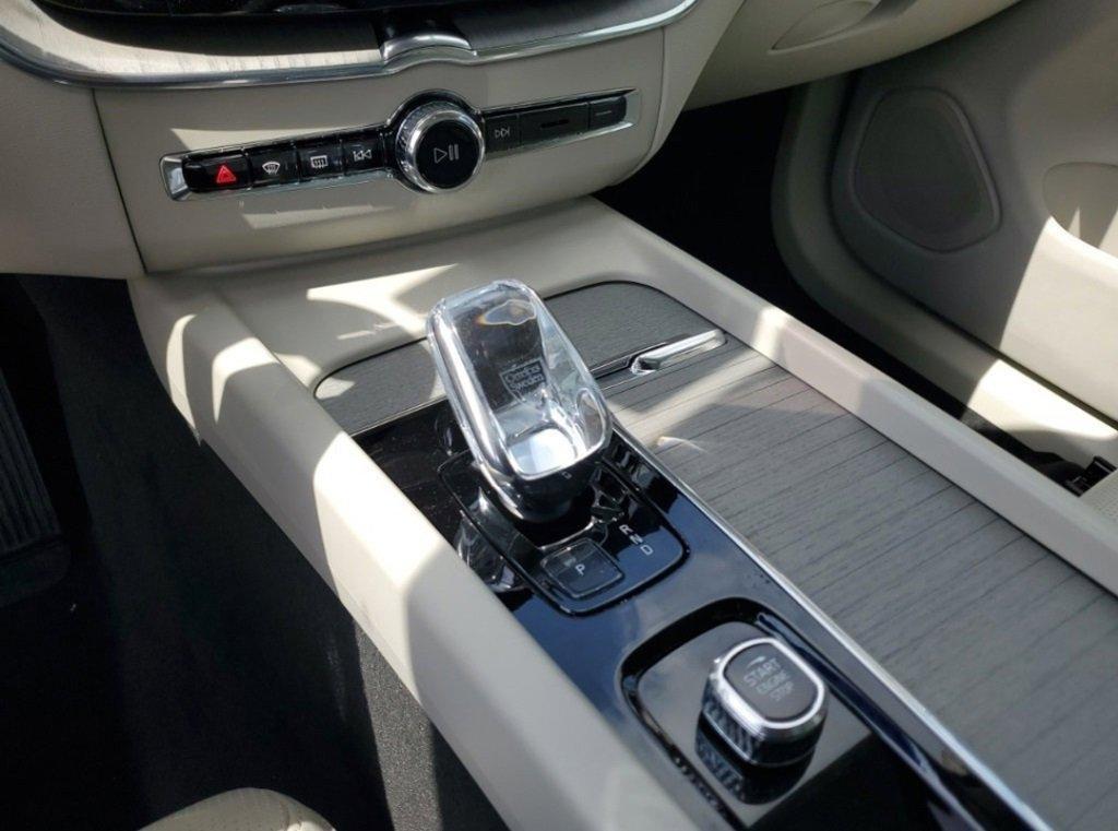 new 2025 Volvo XC60 car, priced at $59,660
