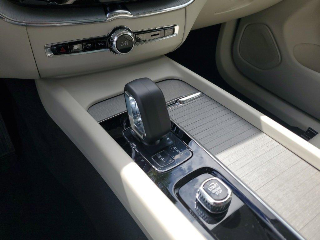 new 2025 Volvo XC60 car, priced at $54,725
