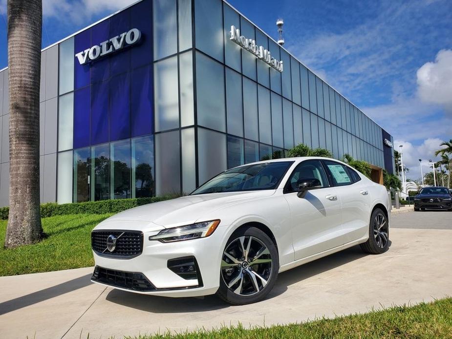 new 2025 Volvo S60 car