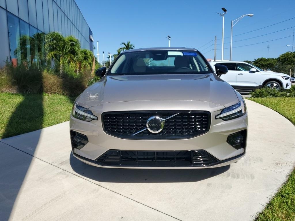 new 2025 Volvo S60 car