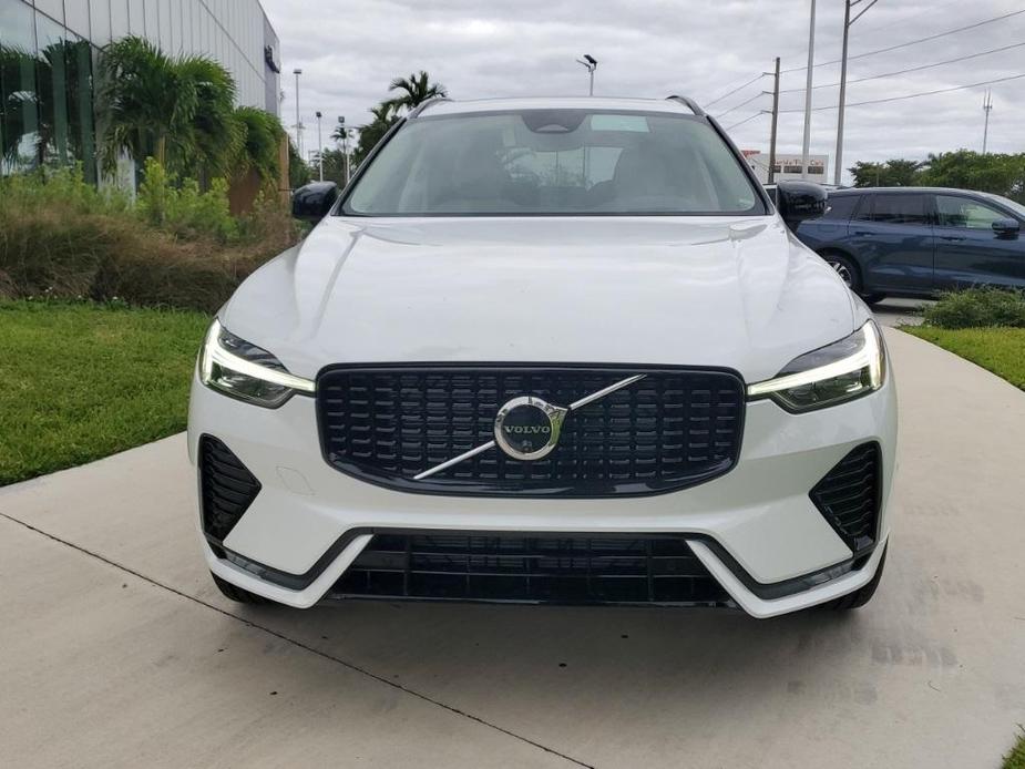 new 2025 Volvo XC60 car