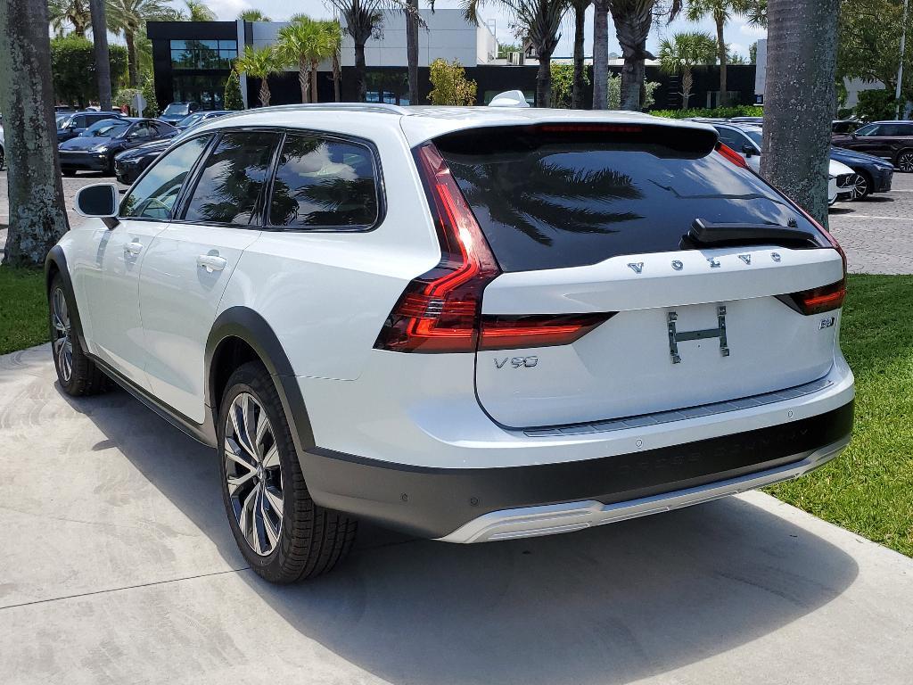 new 2025 Volvo V90 Cross Country car, priced at $62,565