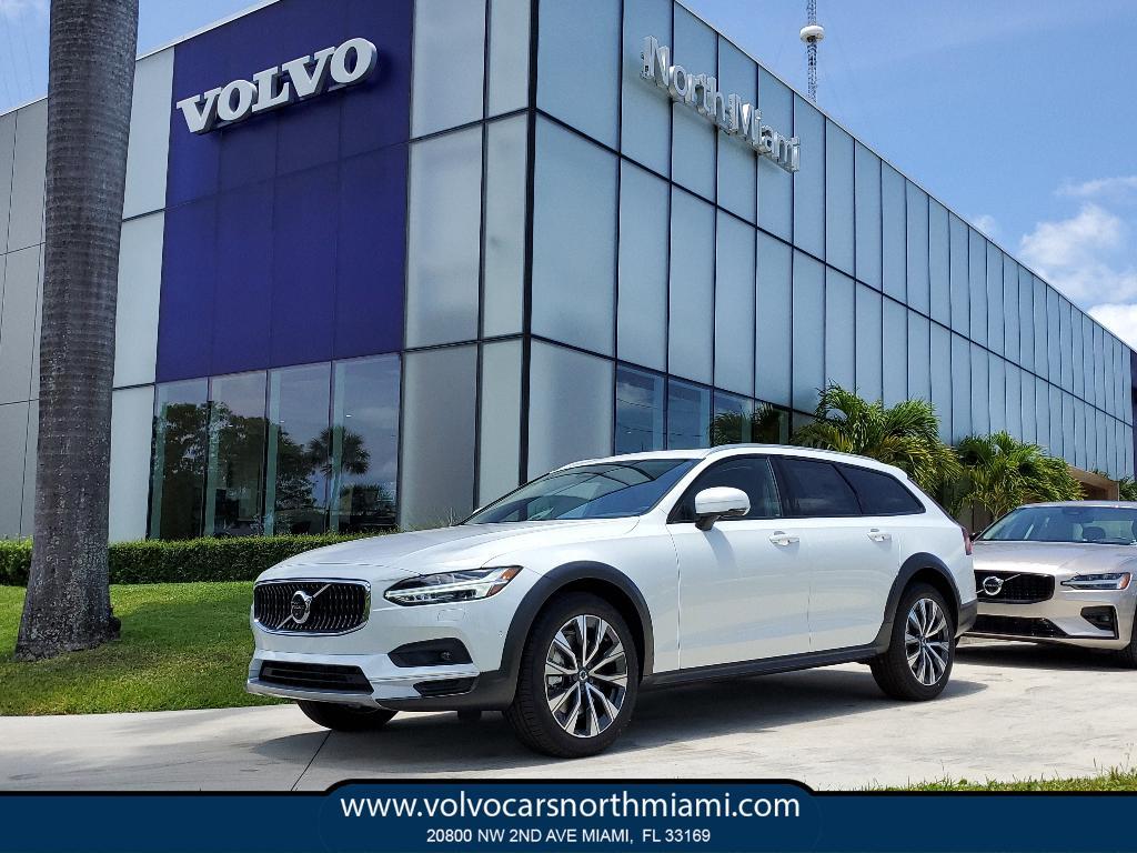 new 2025 Volvo V90 Cross Country car, priced at $62,565