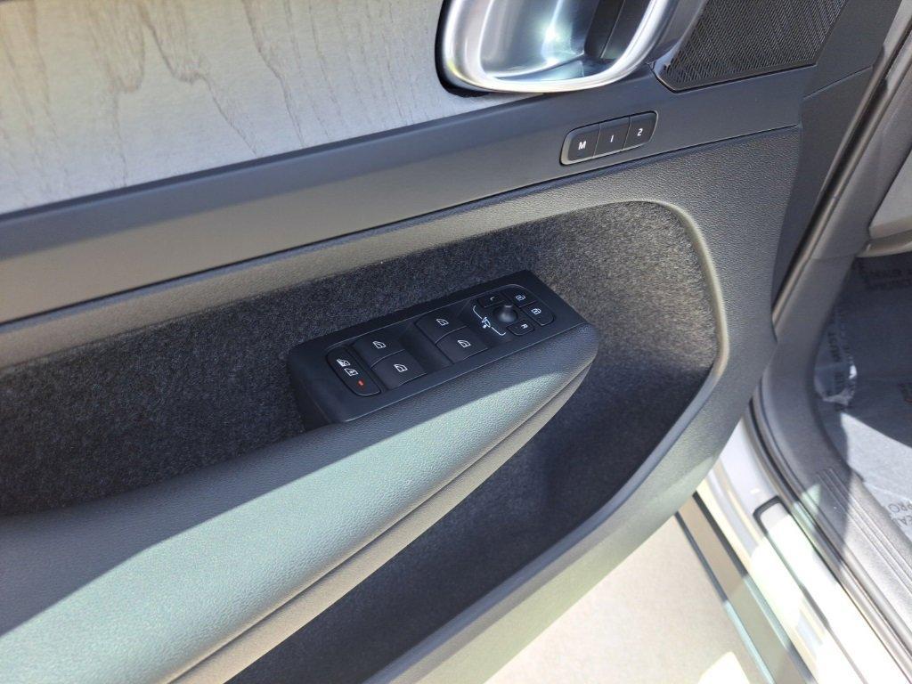 used 2024 Volvo XC40 car, priced at $37,990