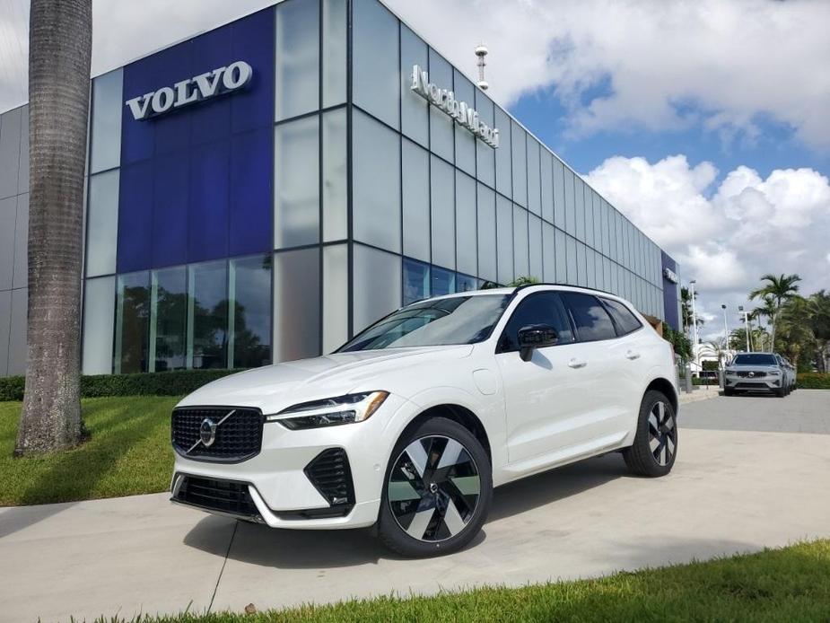 new 2025 Volvo XC60 Plug-In Hybrid car