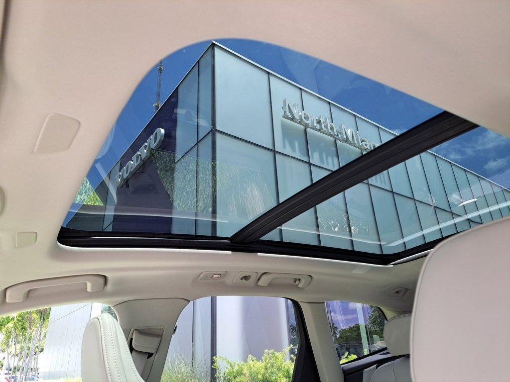 new 2026 Volvo XC60 car, priced at $63,935