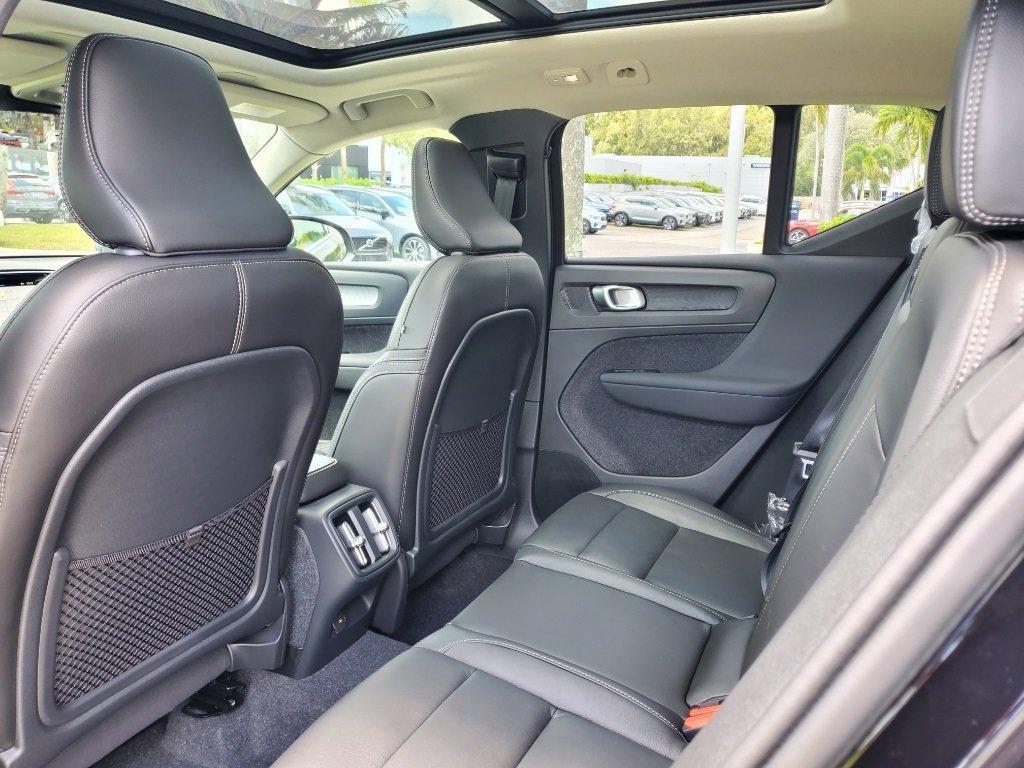 new 2025 Volvo XC40 car, priced at $44,015