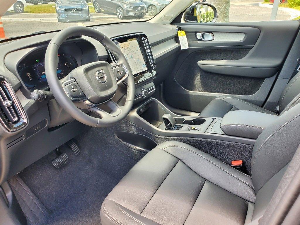 new 2025 Volvo XC40 car, priced at $44,015