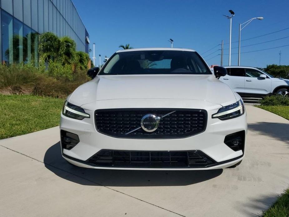 new 2025 Volvo S60 car