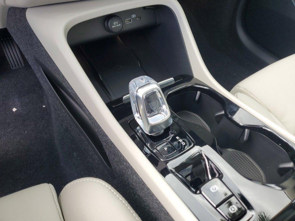 new 2025 Volvo XC40 car, priced at $47,315