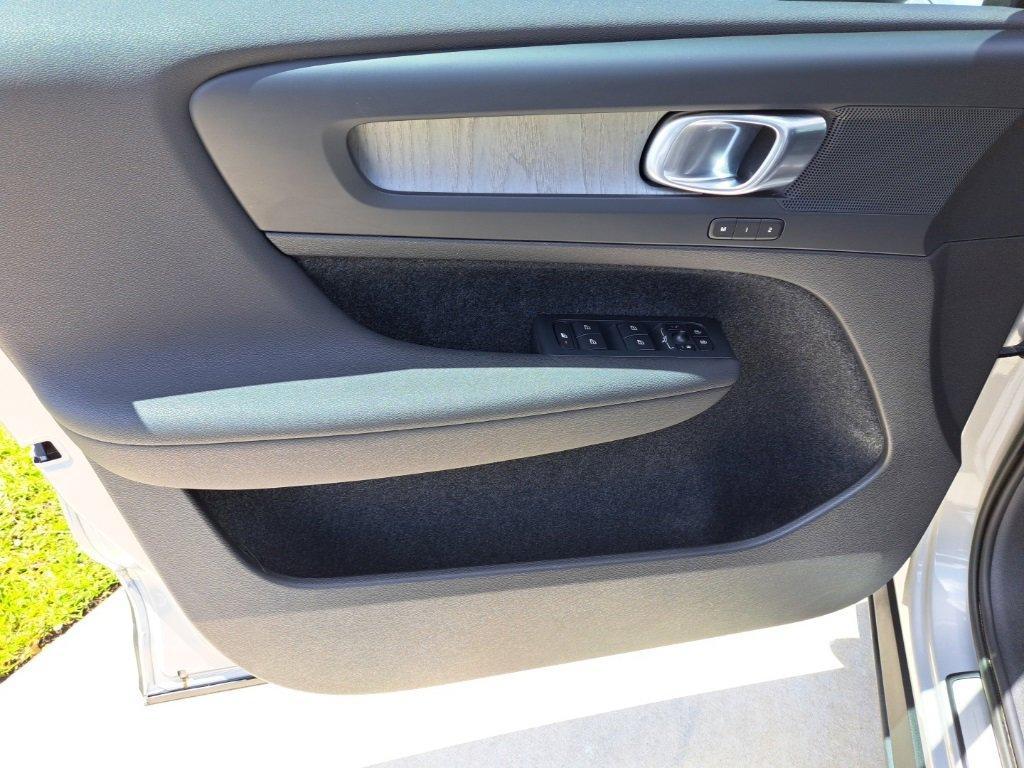 used 2023 Volvo XC40 car, priced at $31,450