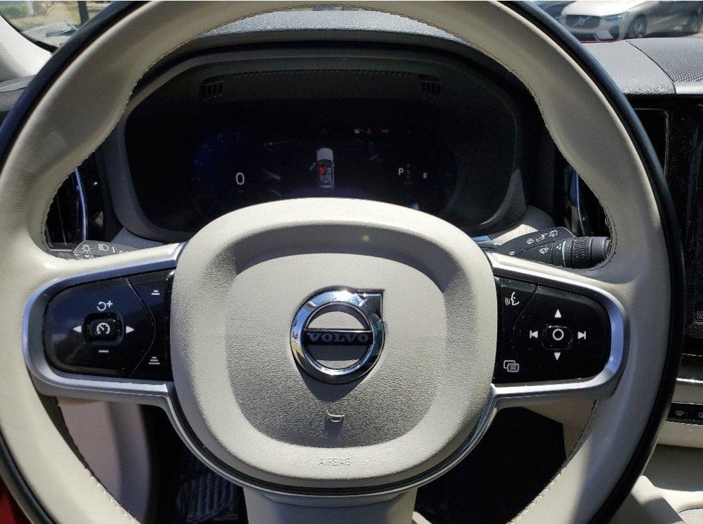 used 2023 Volvo XC60 car, priced at $35,600