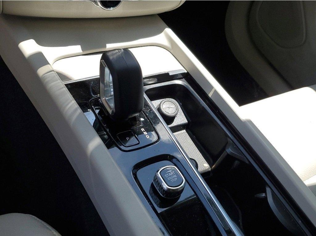used 2023 Volvo XC60 car, priced at $35,600