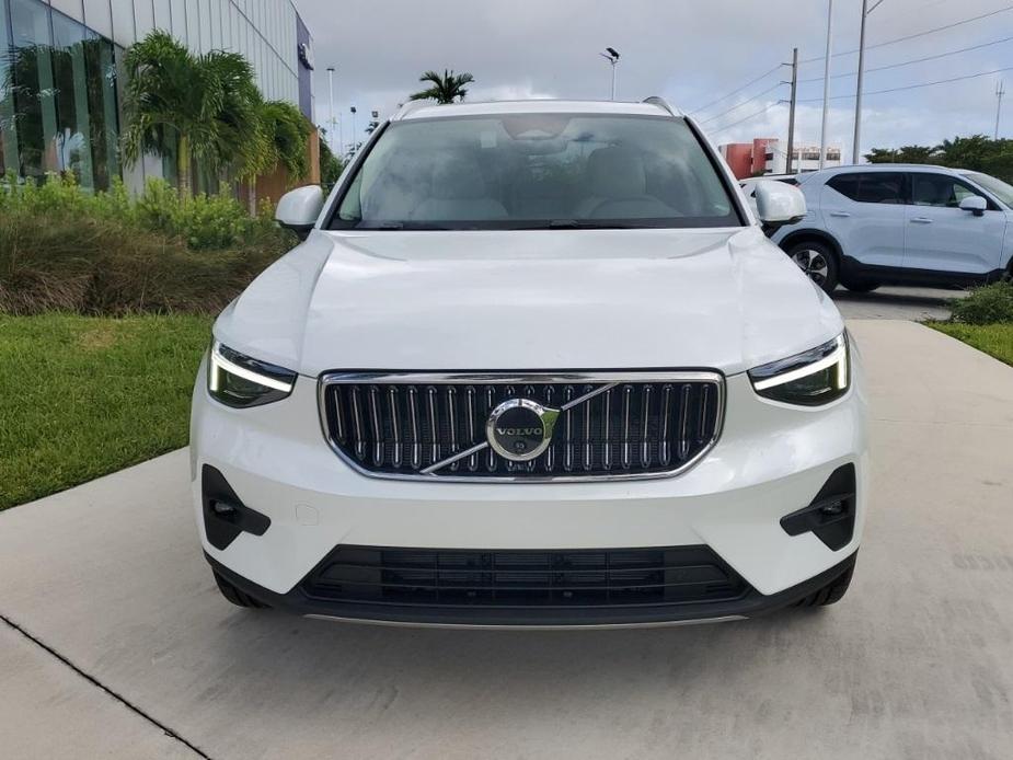 new 2025 Volvo XC40 car