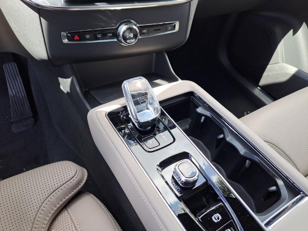 new 2025 Volvo XC90 car, priced at $79,295