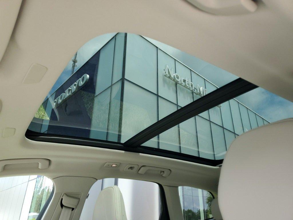 new 2025 Volvo XC60 car, priced at $58,085