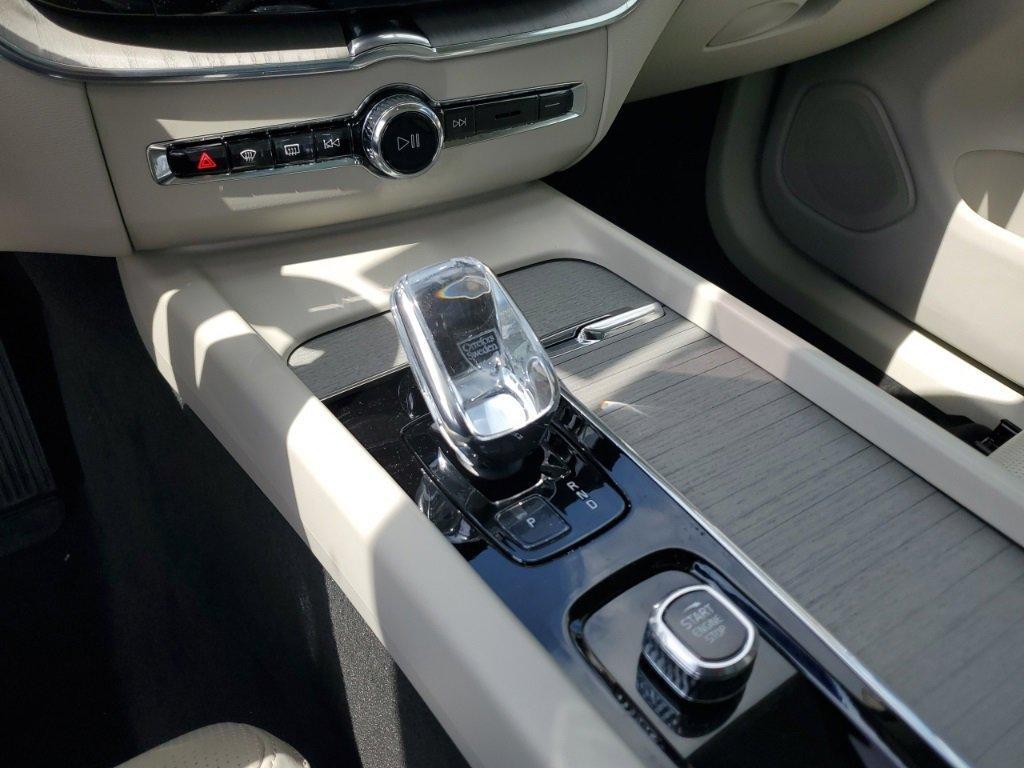 new 2025 Volvo XC60 car, priced at $58,085