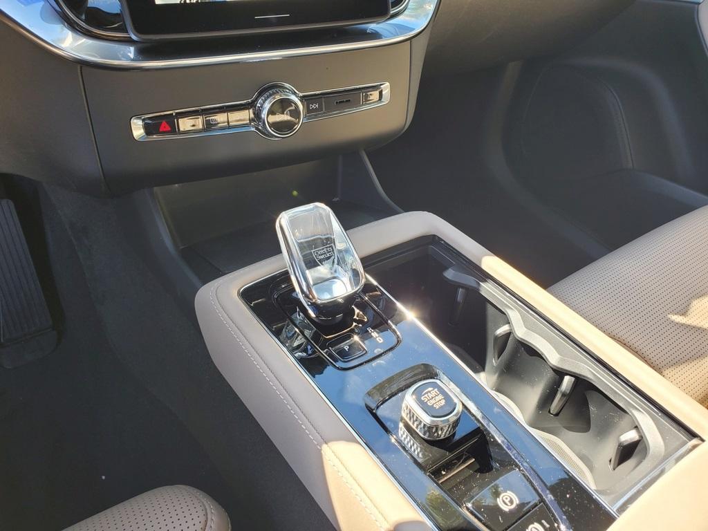 new 2025 Volvo XC90 car