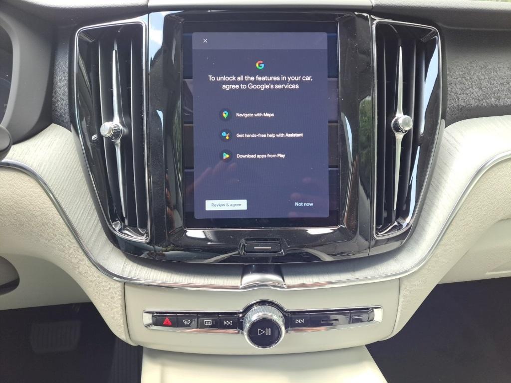 new 2025 Volvo XC60 Plug-In Hybrid car