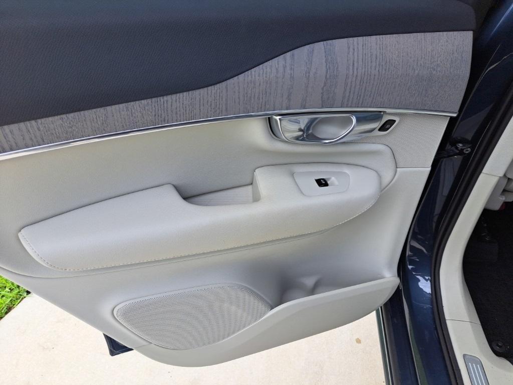 used 2025 Volvo XC90 Plug-In Hybrid car, priced at $55,000