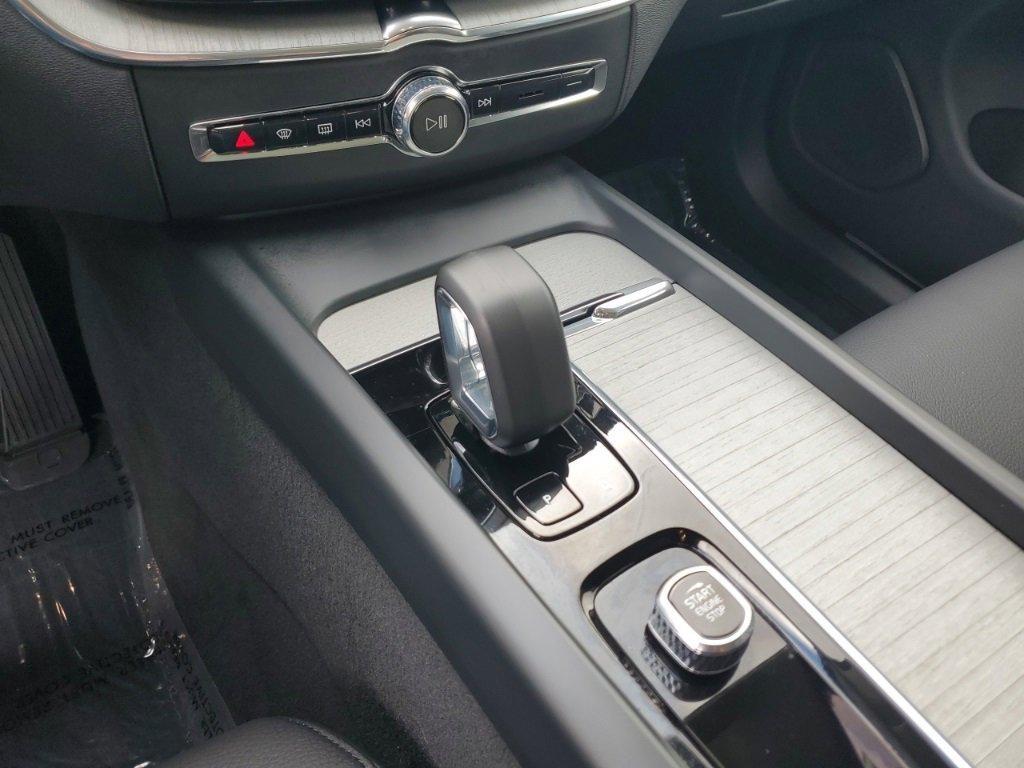 new 2025 Volvo XC60 car, priced at $54,775