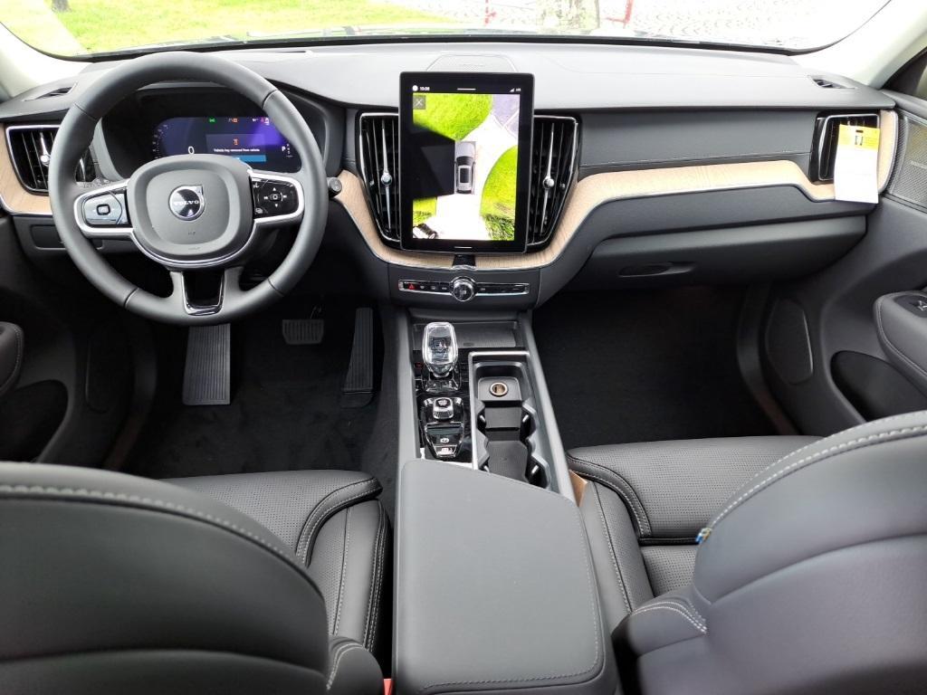 new 2026 Volvo XC60 car, priced at $60,025
