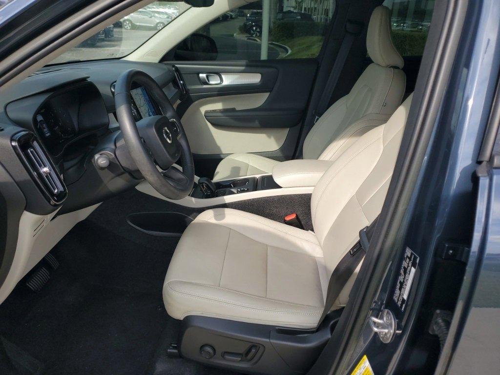 used 2022 Volvo XC40 car, priced at $24,850