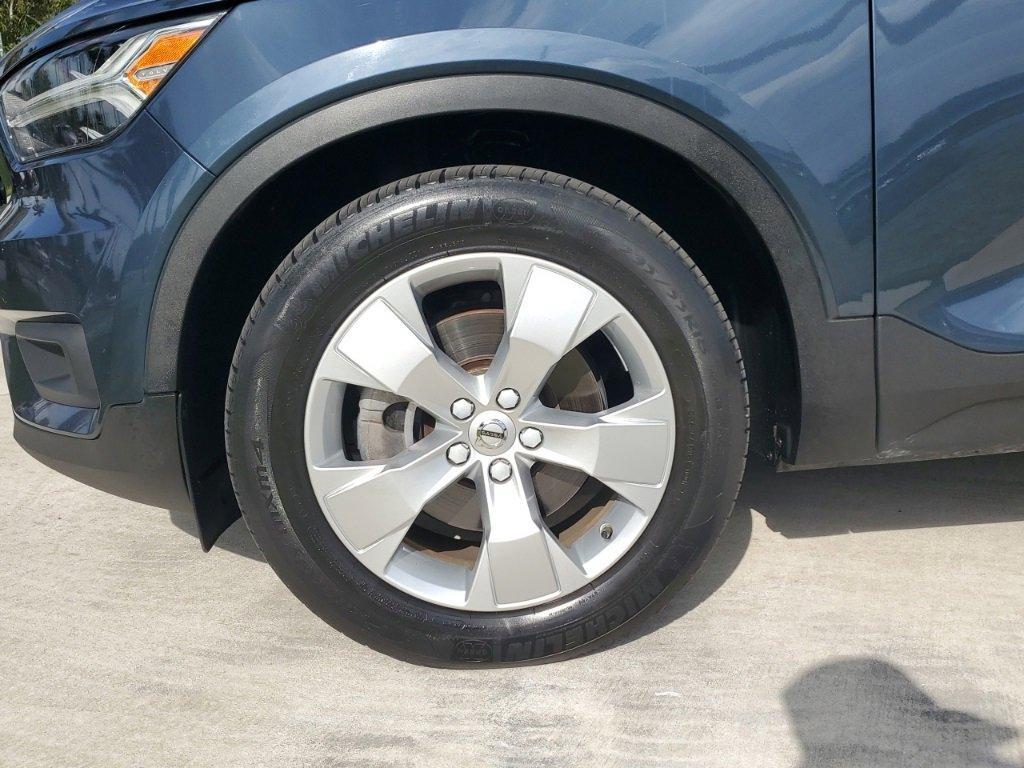 used 2022 Volvo XC40 car, priced at $24,850
