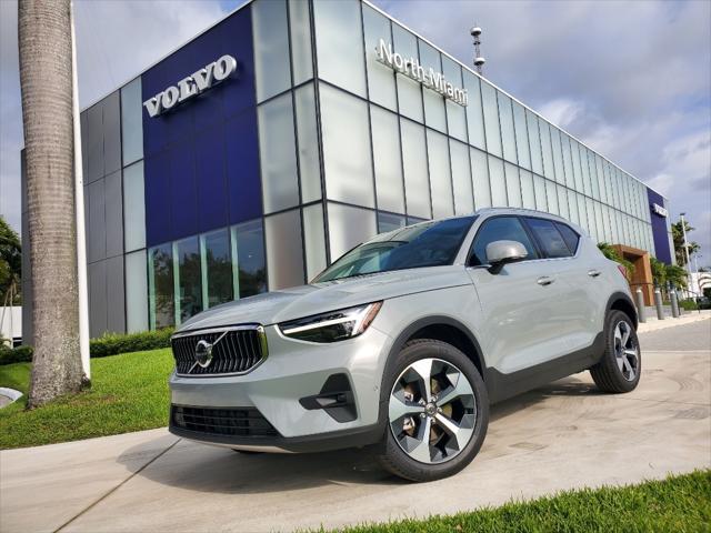 new 2025 Volvo XC40 car