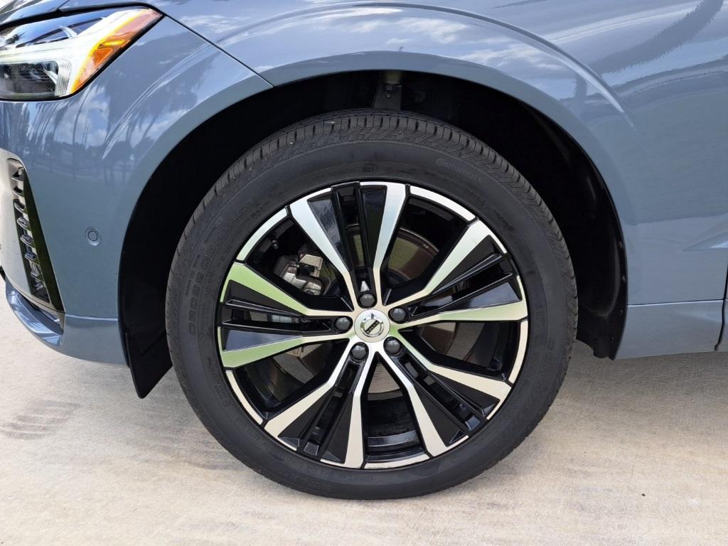 used 2023 Volvo XC60 car, priced at $32,950