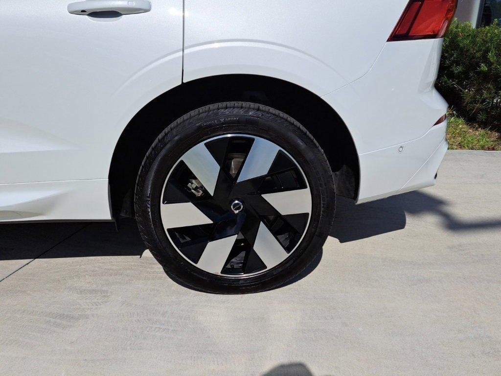 used 2024 Volvo XC60 Recharge Plug-In Hybrid car, priced at $43,950