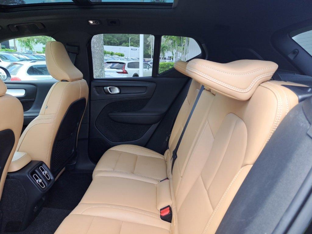 used 2019 Volvo XC40 car, priced at $21,350