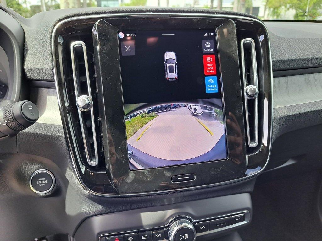 new 2026 Volvo XC40 car