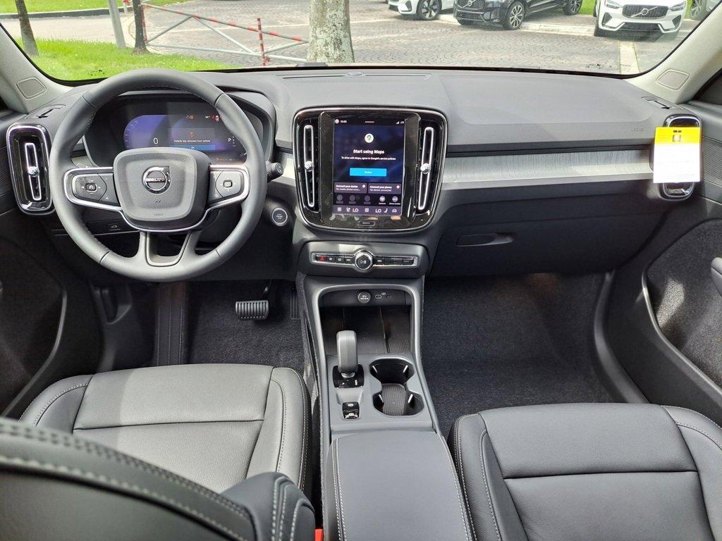 new 2026 Volvo XC40 car