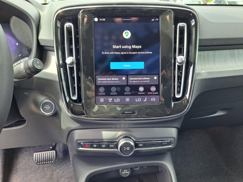 new 2026 Volvo XC40 car