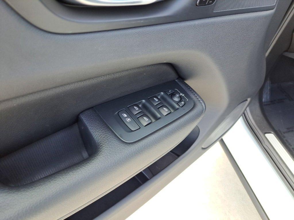 used 2021 Volvo XC60 car, priced at $23,600