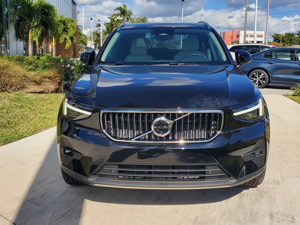 new 2025 Volvo XC40 car, priced at $46,315