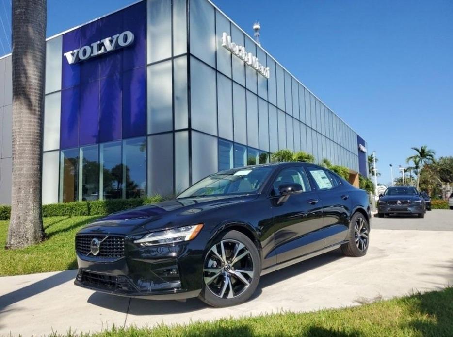 new 2025 Volvo S60 car