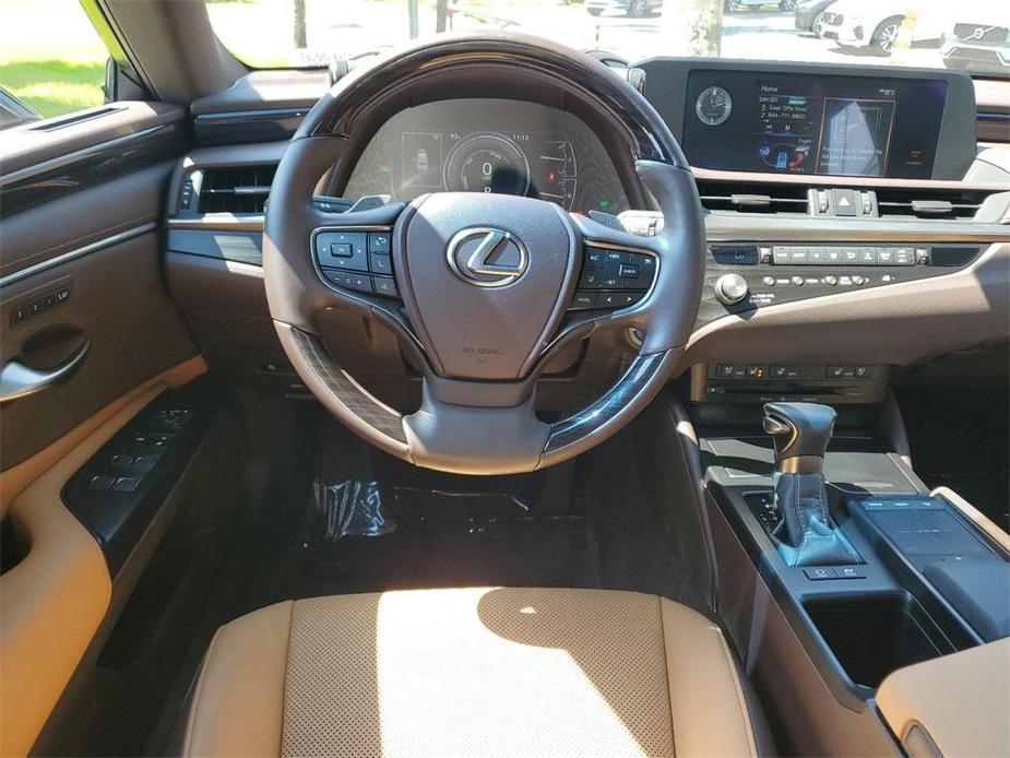 used 2021 Lexus ES 300h car, priced at $31,000