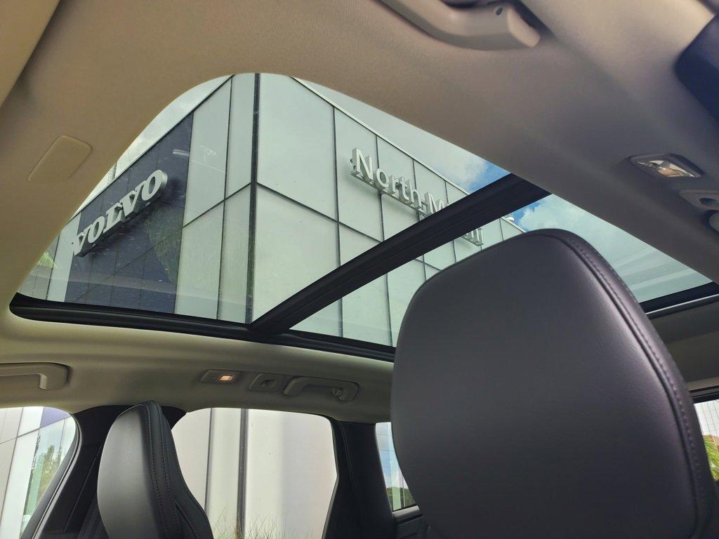 new 2025 Volvo XC60 car, priced at $48,895