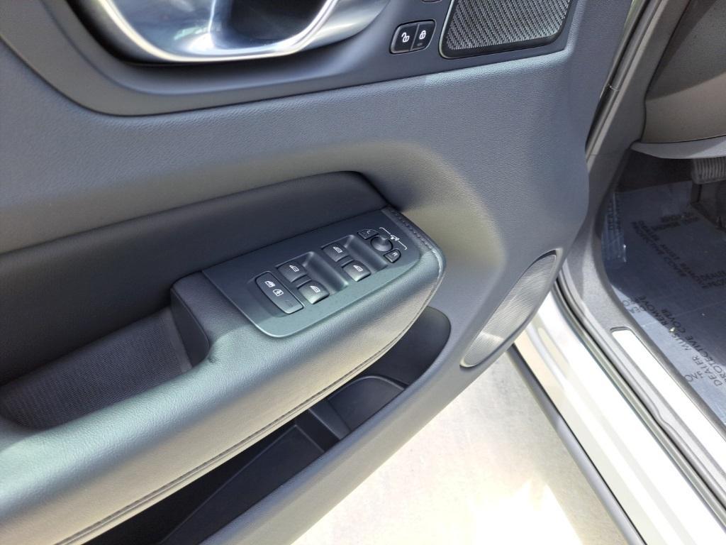 used 2023 Volvo XC60 car, priced at $35,994