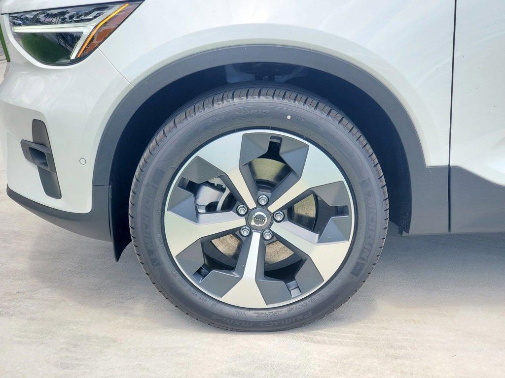 new 2025 Volvo XC40 car, priced at $47,315