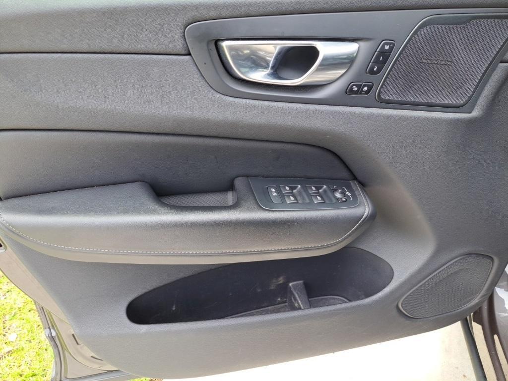 used 2022 Volvo XC60 car, priced at $30,594